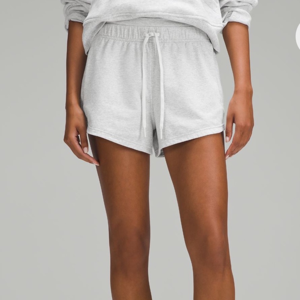 Lulu Lemon Inner Glow High Rise Short 3”